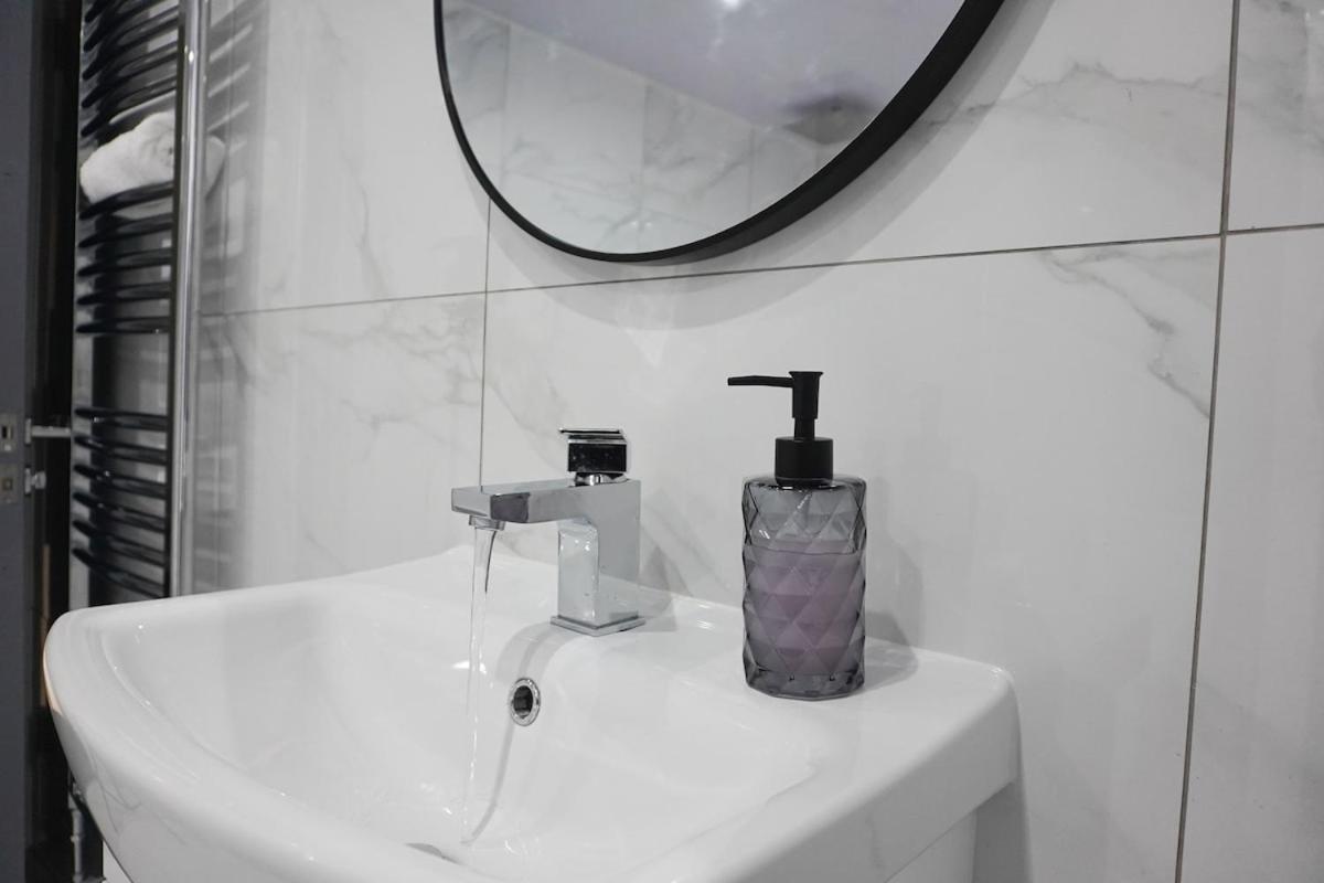 Contractors Dream, 4 Bedroom 2 Bathroom Liverpool Eksteriør bilde