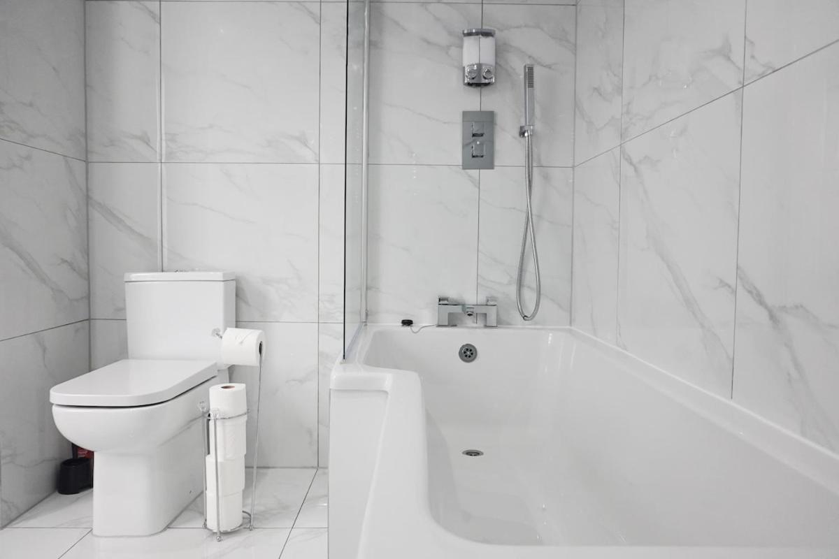 Contractors Dream, 4 Bedroom 2 Bathroom Liverpool Eksteriør bilde