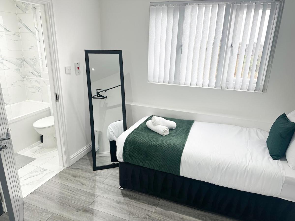 Contractors Dream, 4 Bedroom 2 Bathroom Liverpool Eksteriør bilde
