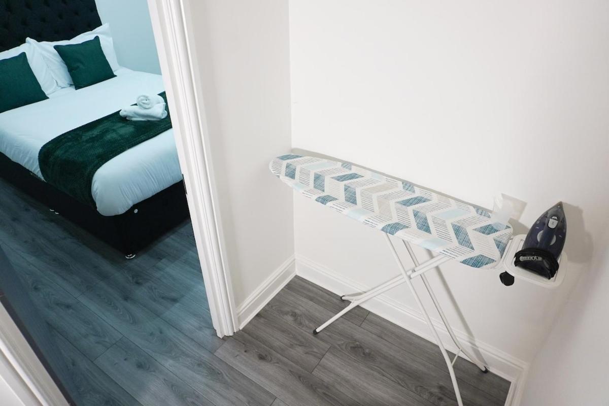 Contractors Dream, 4 Bedroom 2 Bathroom Liverpool Eksteriør bilde