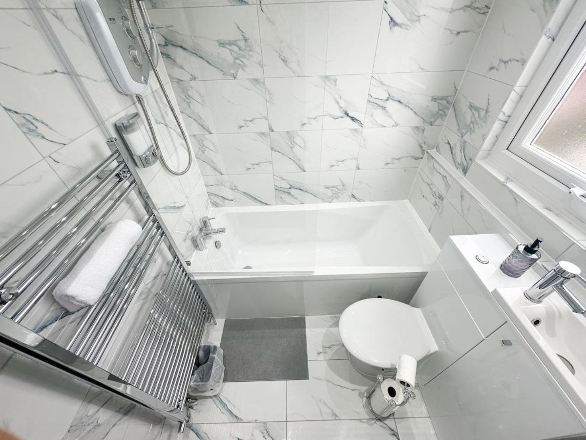 Contractors Dream, 4 Bedroom 2 Bathroom Liverpool Eksteriør bilde