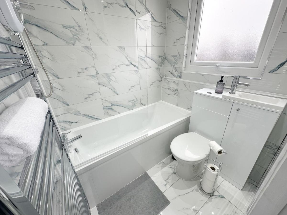 Contractors Dream, 4 Bedroom 2 Bathroom Liverpool Eksteriør bilde