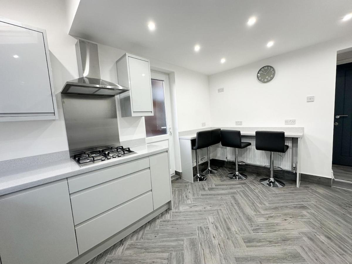 Contractors Dream, 4 Bedroom 2 Bathroom Liverpool Eksteriør bilde