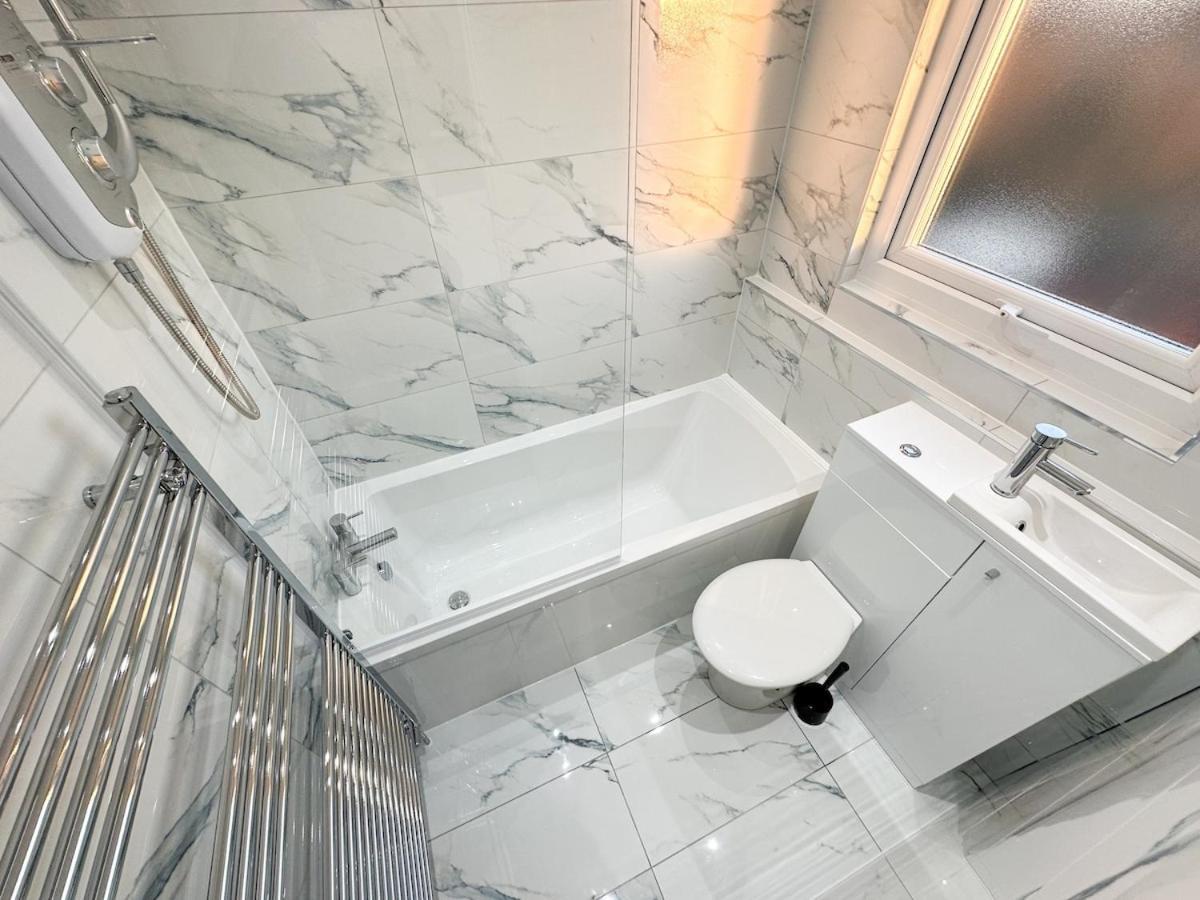 Contractors Dream, 4 Bedroom 2 Bathroom Liverpool Eksteriør bilde