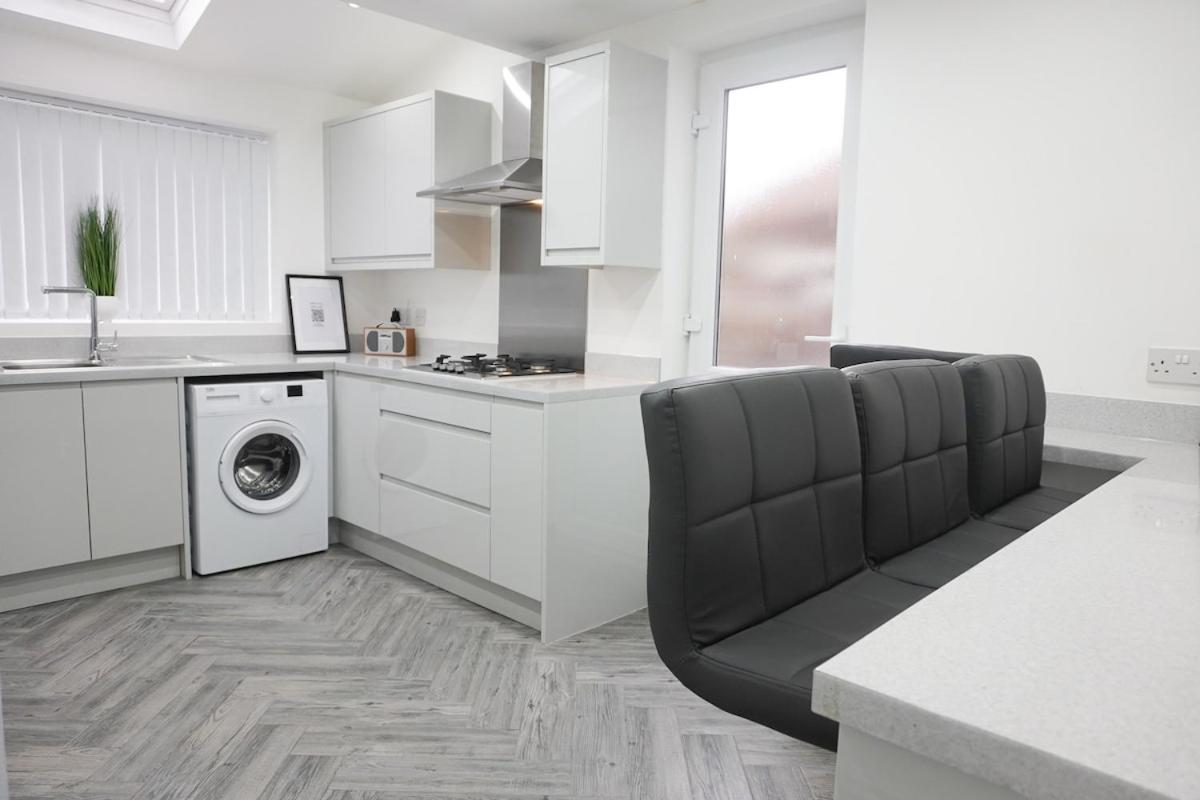 Contractors Dream, 4 Bedroom 2 Bathroom Liverpool Eksteriør bilde