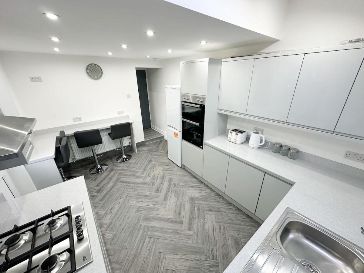 Contractors Dream, 4 Bedroom 2 Bathroom Liverpool Eksteriør bilde